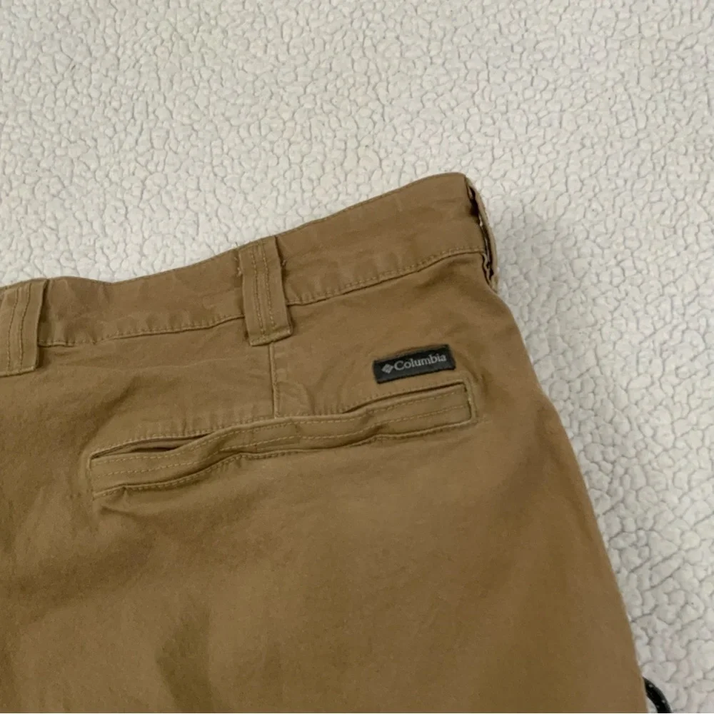 Columbia Cargo Pants 40x32 Tan Straight Leg Hike Camp 6 Pockets Zip Hook & Loop